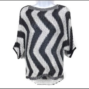 Hannah Black & White Zig Zag Sweater